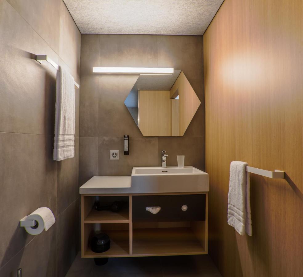 The Lab Hotel & Apartments トゥーン エクステリア 写真
