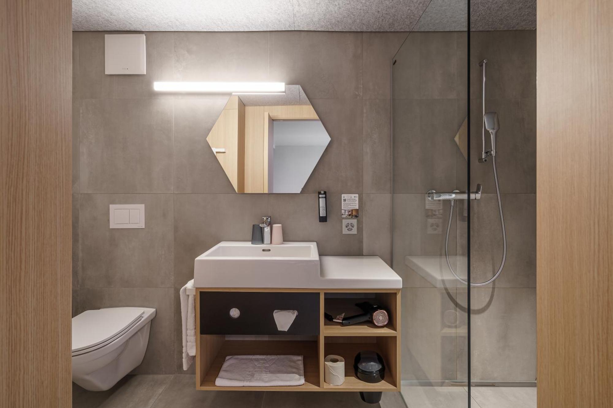 The Lab Hotel & Apartments トゥーン エクステリア 写真